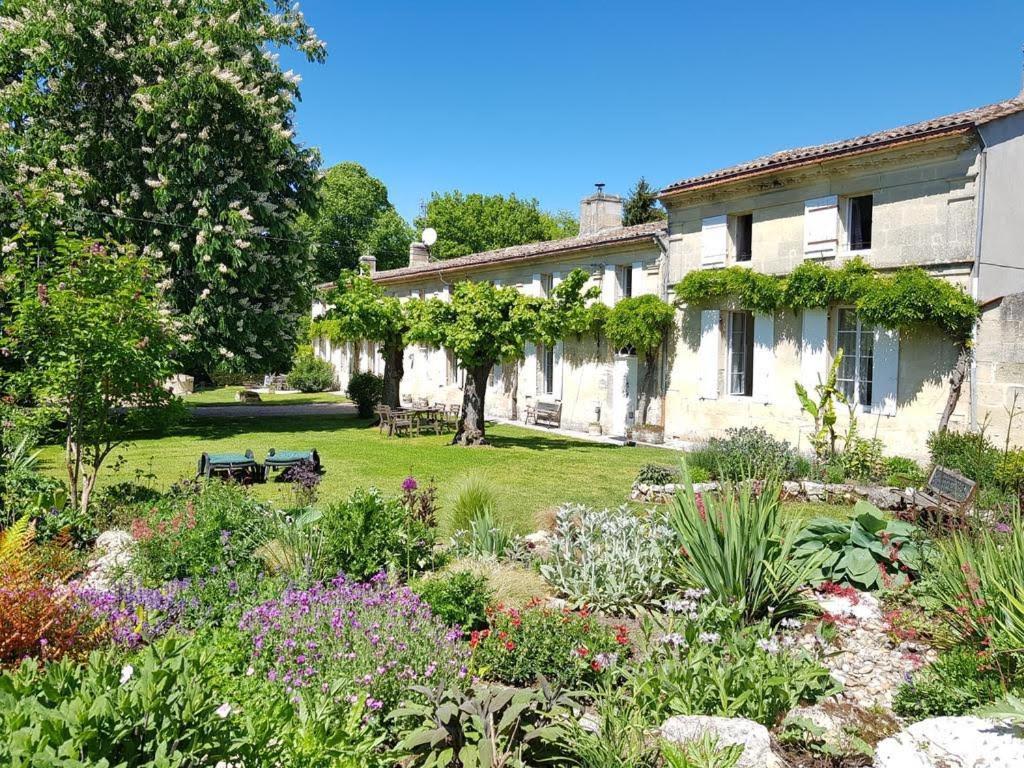 Bed and Breakfast La Vigne D'Or Teuillac Exterior foto